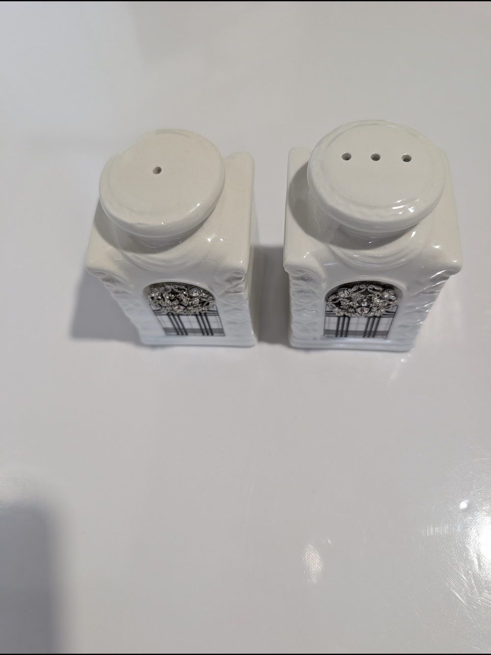 NIVISI Classic Elegance Ceramic Salt and Pepper Shakers Set Crystal Medallion - Picture 8 of 12